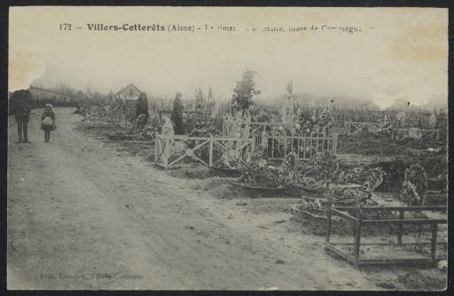 Villers-Cotterêts. - Le cimetière militaire, route de Compiègne.