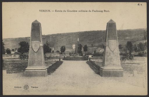 Verdun. - Entrée du cimetière militaire du faubourg Pavé (vue 1), " le ravin de la mort " (une tranchée, vue 3), boyau conduisant au fort de Douaumont (vue 5).