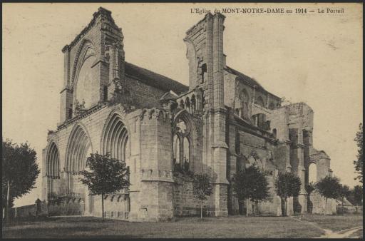 Mont-Notre-Dame. - L'église : extérieur (vues 13), détails du bas-côté nord (vues 4-5) et du triforium (vue 6), les décombres une fois détruite par les Allemands les 2-3 août 1918 (vues 7-8).