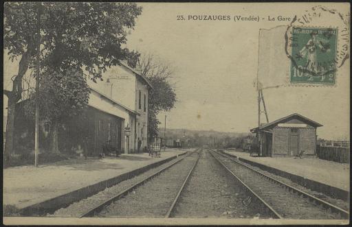 La gare (vue 1) et son hôtel tenu par Clergeau (vues 2-3) / L.V. phot. (vue 2).