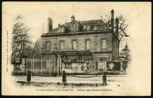 L'hôtel de ville : façade sur rue (vues 1 à 6), façade sur jardin (vues 7 à 9) / Henri Dutate phot. (vues 4 et 8).