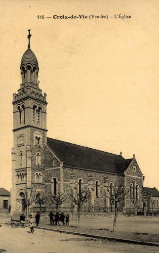 L'église Sainte-Croix, à Croix-de-Vie : l'extérieur et la place (vue 1), l'intérieur avec la chaire (vue 2).