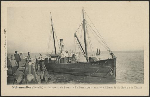Le bateau de Pornic "Le Bellilois", amarré à l'estacade du bois de la Chaize (vue 1), le bateau à vapeur de Saint-Nazaire "Emile Solacroup", mouillé en rade du bois de la Chaise (vue 2) / Jules Robuchon phot.