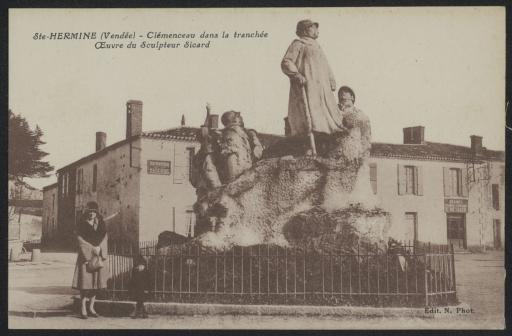 Le monument érigé en l'honneur de Georges Clemenceau, réalisé par Sicard / L.V. phot. (vue 2).