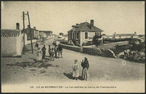 La Grande Rue (vues 1-4) et une rue du port (vues 5-6), à l'Herbaudière.