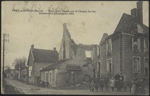 Port-à-Binson (aujourd'hui Mareuil-le-Port). - Vieux port, façade sur le chemin de fer bombardé le 3 septembre 1914 (vue 1), entrée du pont (vue 3), rue du pont (vues 5, 7 et 9) et ce qui reste de la poste et de la pharmacie Maros après le bombardement du 3 septembre 1914 (vue 11), ce qui reste de l'hôtel de la Marine (vue 13).