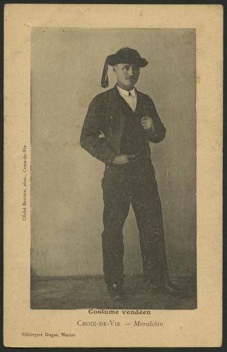 Croix-de-Vie. - Un jeune maraîchin en costume portant le chapeau traditionnel / Boutain phot., Croix-de-Vie.