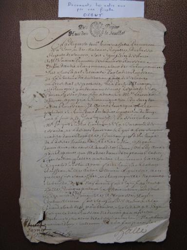 (1 Num 231/36). Signification diverses jusqu'en 1674, actes de ventes de biens de Françoise Rousseau, publication des criées en avril 1674.