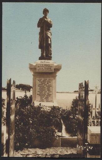 Le monument aux enfants de La Tranche-sur-Mer morts pour la Patrie.