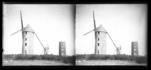 Les moulins à vent, sur la colline des Rochers.