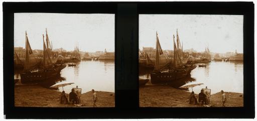 Concarneau. - Le port, avec un artiste peintre au premier plan (vue 1), la ville close (vue 2).