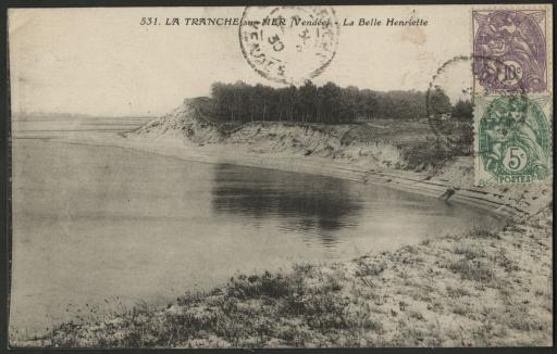 La côte sableuse : à la Belle Henriette (vue 1), près du phare (vue 2).