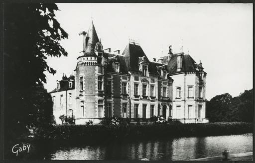 Corcoué-sur-Logne. - Le château de la Grange Barbastre.