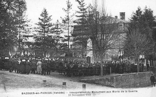 L'inauguration du monument aux morts de la Première Guerre mondiale le 13 novembre 1921 / Chataigner phot.