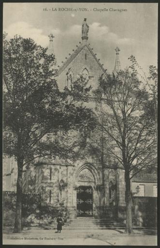 La chapelle du couvent des Ursulines, située boulevard de l'Ouest (actuel boulevard Aristide Briand, vue 1). L'intérieur de la chapelle de la Miséricorde, située rue Luneau (vue 2) / A. B et Cie phot. (vue 2).