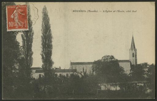 L'église : vue générale avec l'école, côté sud (vue 1), le clocher (vues 2-4), la façade (vue 5), la nef et le choeur (vue 6) / Bernaudeau phot. (vue 2), Gaubard phot. (vue 4).