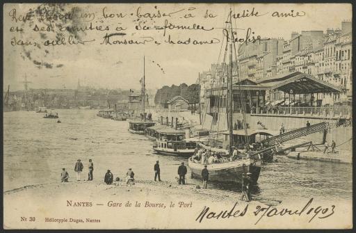 Nantes. - Le quai de la Fosse avec ses bateaux (vues 1-3, la gare de la Bourse, vues 1-2, le marché couvert de la Petite Hollande, vue 2, le pont transbordeur, vue 3).