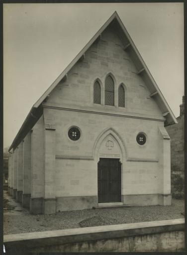 Bordeaux (institution Sainte-Marie). Extérieur et intérieur de la chapelle (vues 1-4).