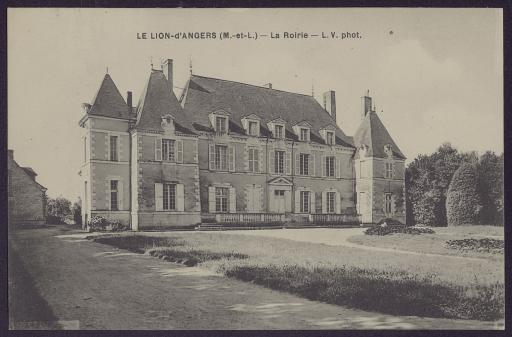Lorient (oeuvre Sainte-Marthe). Propriété de "La Roirie", commune du Lion-d'Angers, lieu de résidence de la communauté de 1943 à son retrait en 1946.