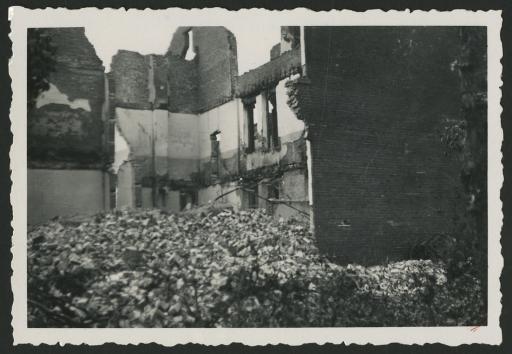 Haubourdin (orphelinat Saint Augustin). Bâtiments détruits en 1940 (vues 1-4).