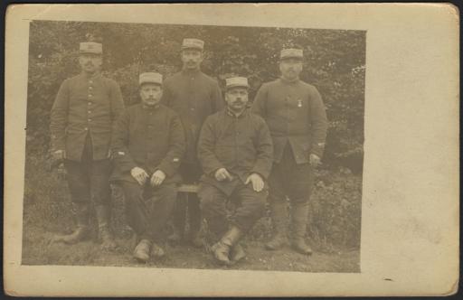 (1Num1/139/4). 7 photographies de soldats non identifiés [1914-1918].