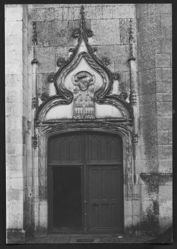 (176 J 107-2). Luçon. - Evêché de Luçon : portail d'entrée. 1 photographie.