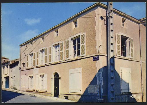 (176 J 107-2). Mouilleron-en-Pareds. - Maison natale du maréchal de Lattre de Tassigny. 1 carte postale.