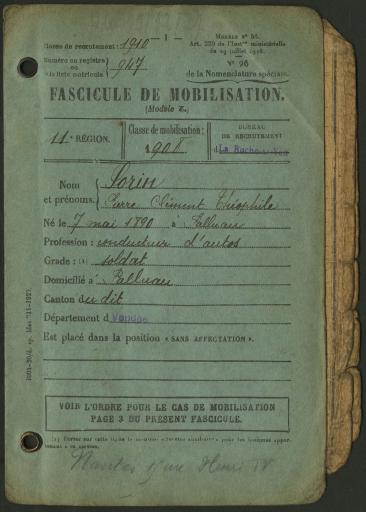 (1 J 2049/2). Livret de mobilisation de Pierre Sorin (vues 1-5) ; carte postale envoyée à ses parents (vues 6-7) ; historique dactylographié du 64e R.I. où il a servi (vues 8-21).