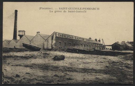 (97 J 109). Carte postale de la conserverie Cassegrain à Saint-Guénolé-Pennemarc'h (Finistère), [années 1920].